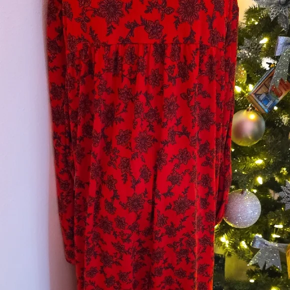 Secret Treasures Red Floral Lace Robe. Really Soft - Picture 13 of 16
